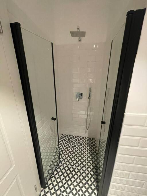 Beautiful 2-Bedroom Sea-View Apartment Netanya Luaran gambar