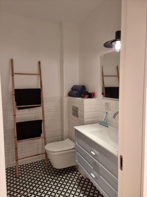 Beautiful 2-Bedroom Sea-View Apartment Netanya Luaran gambar