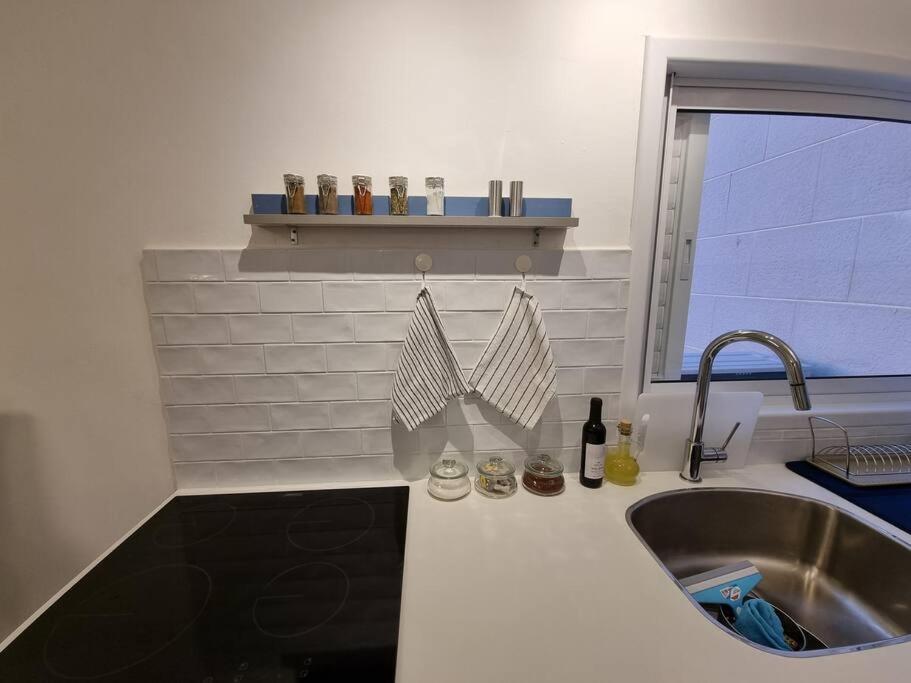 Beautiful 2-Bedroom Sea-View Apartment Netanya Luaran gambar